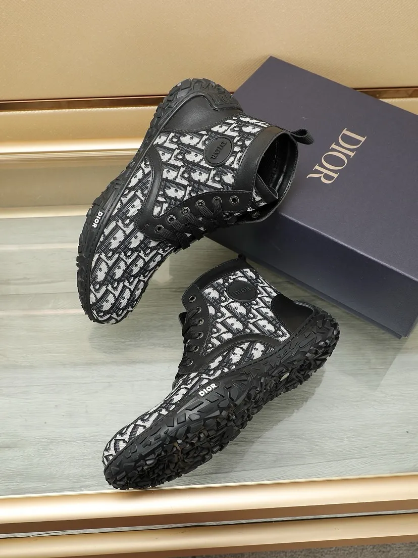 Factory P460 men's shoes💰【Dior】Dior✨ is online simultaneously👏 This casual sports shoe is a new product in the series and continues Di*r's classic style. The upper is made of original first-layer cowhide, paired with a textured outsole, and the brand's iconic details are on the side openings to enhance the style. Fashionable and versatile. Create a casual look. Size: 38-44 (45 customized)